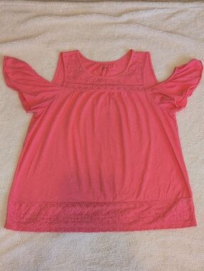 Crown & Ivy Cold Shoulder Eyelet Coral Size Large